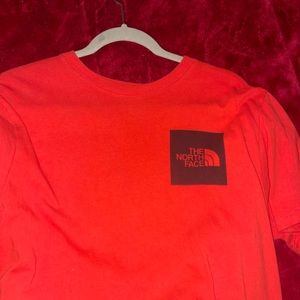 size large can fit medium north face t shirt